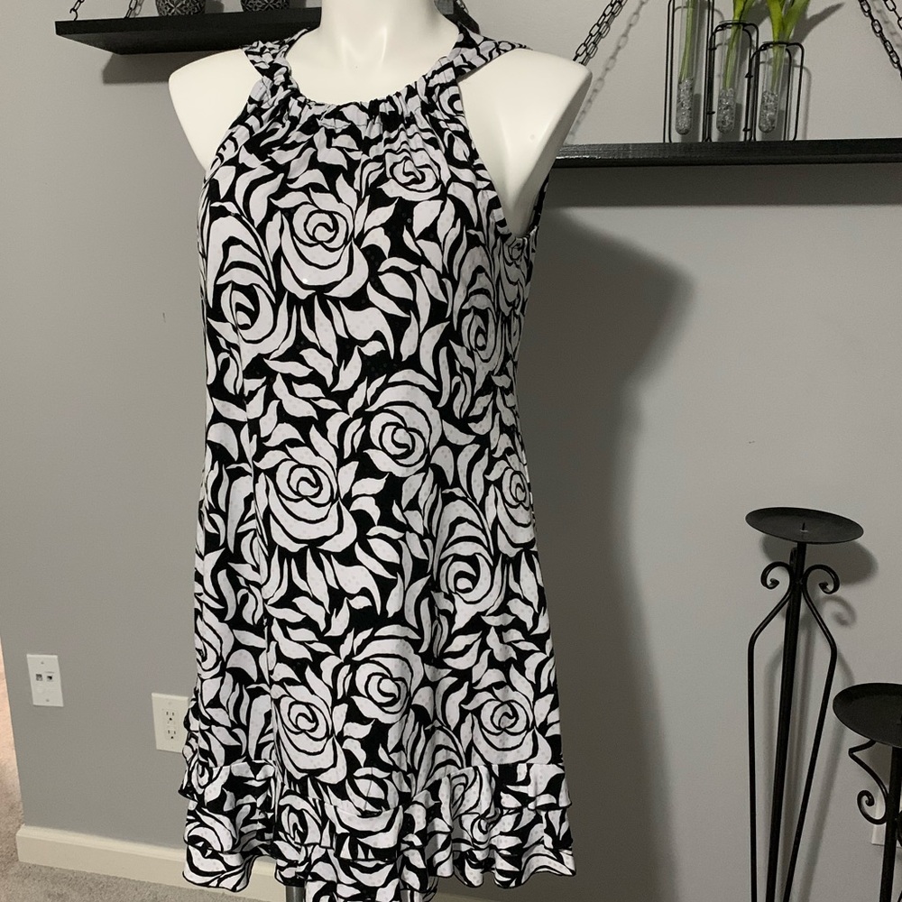Dress - Picture 2 of 4